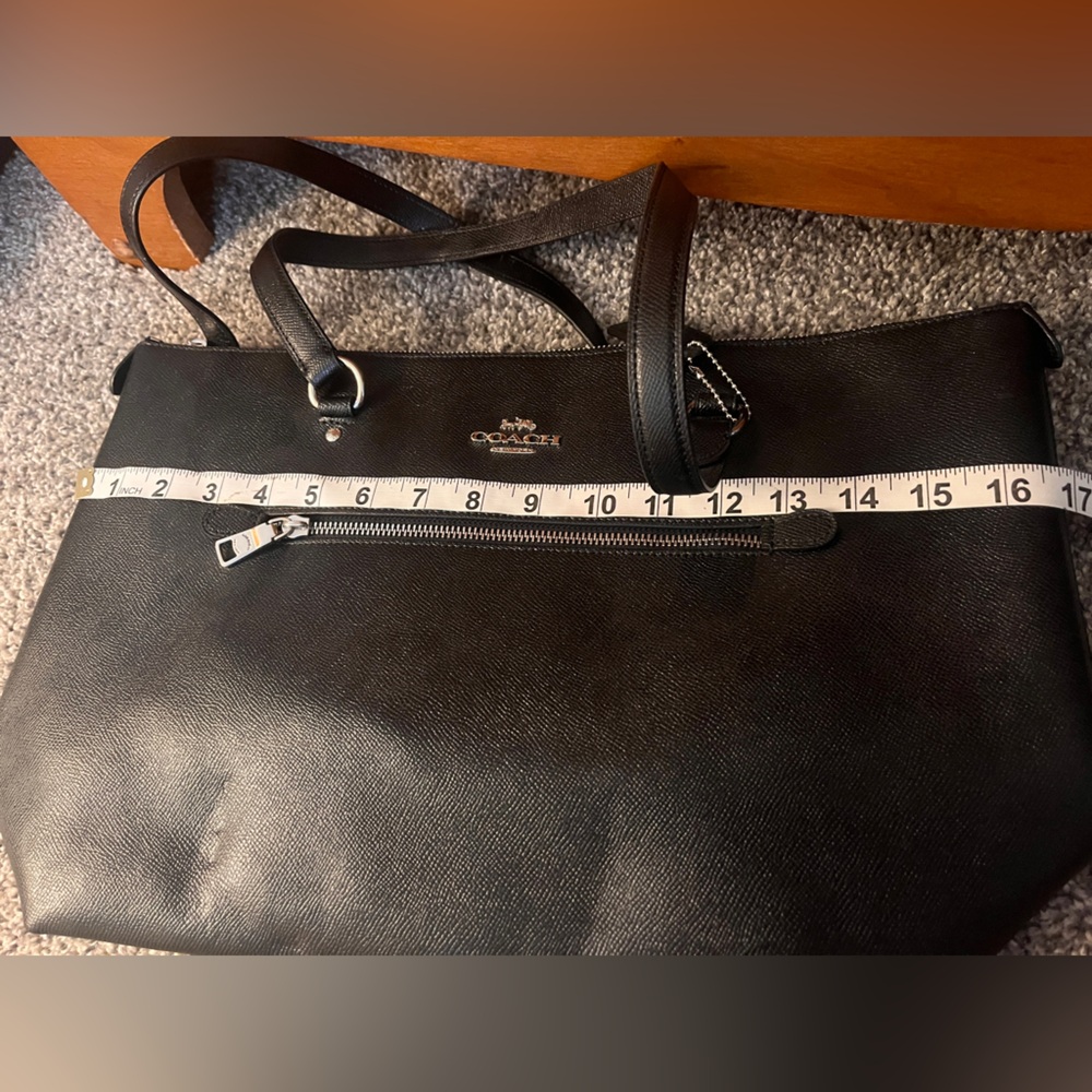 COACH Black Leather F79608 with Front Pocket - Picture 9 of 10